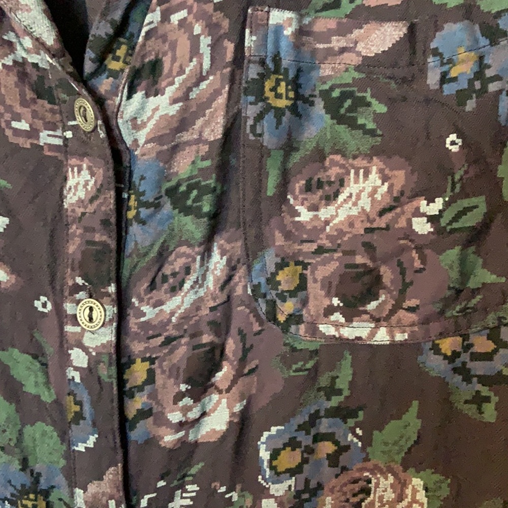 Floral button up - Picture 3 of 3